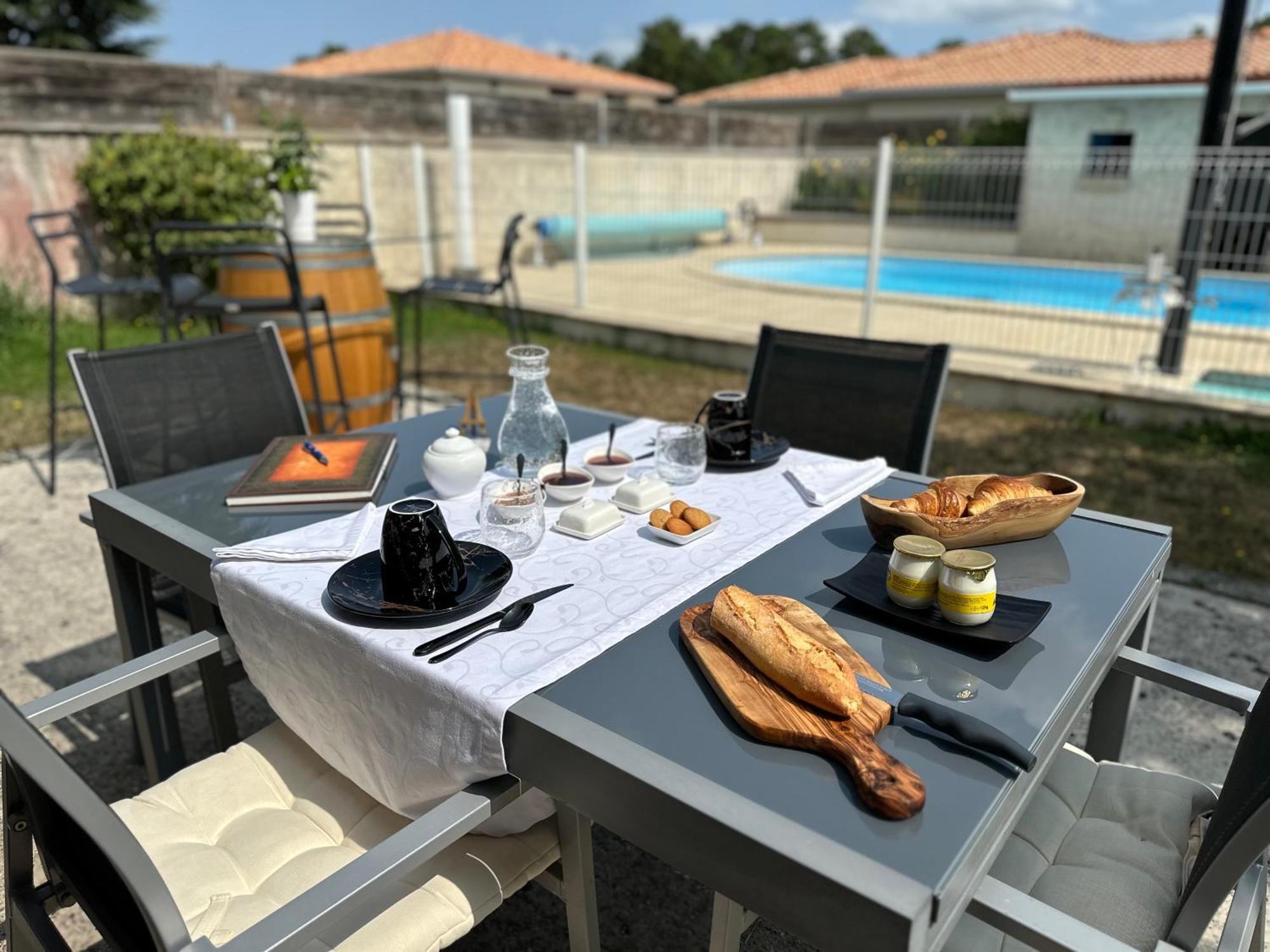 Le Mas Des Anges Soussans Buitenkant foto