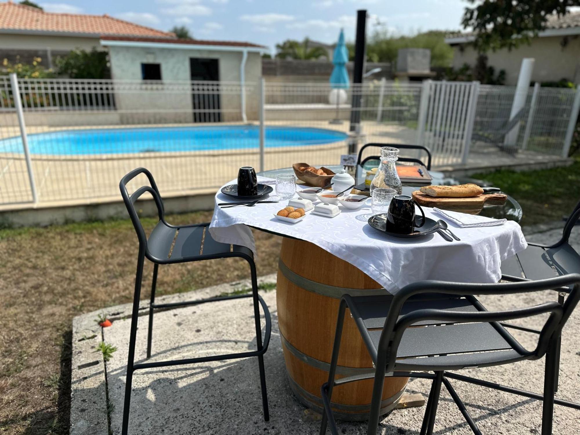 Le Mas Des Anges Soussans Buitenkant foto